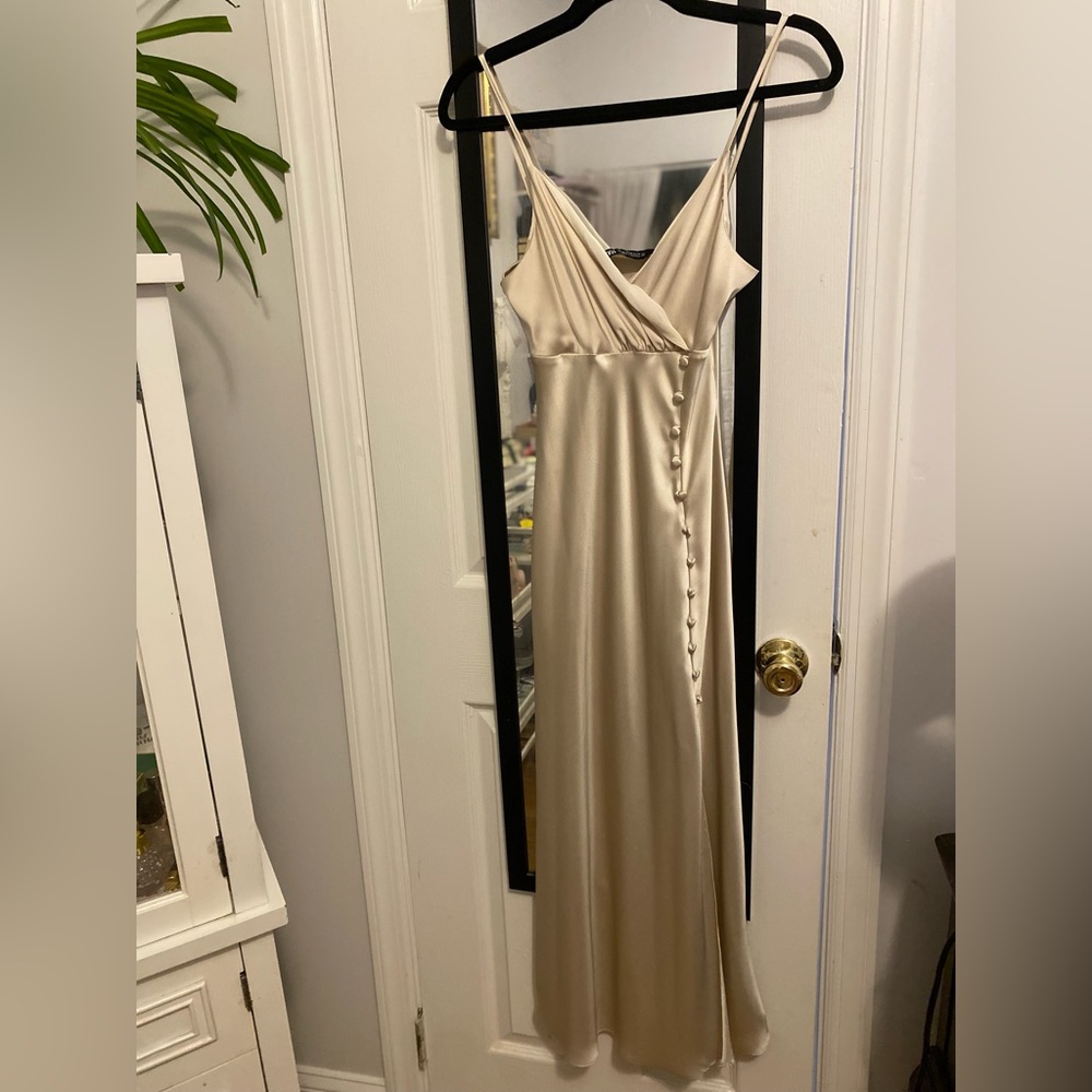 ZARA CHAMPAGNE MIDI SLIP DRESS - SATIN EFFECTS